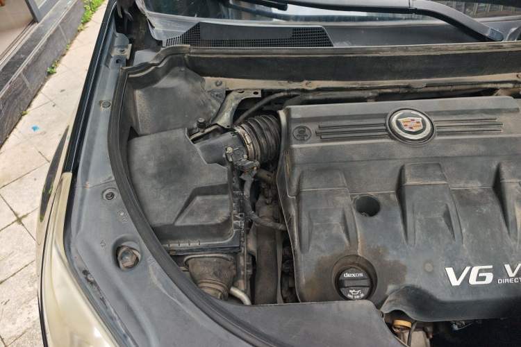 Used Cadillac SRX 2014 3.0L Comfort Model Engine Bay Right