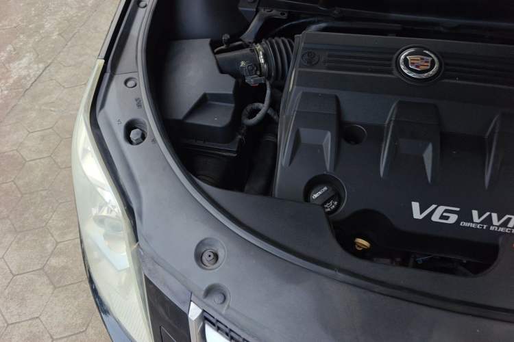 Used Cadillac SRX 2014 3.0L Elite Model Engine Bay Right