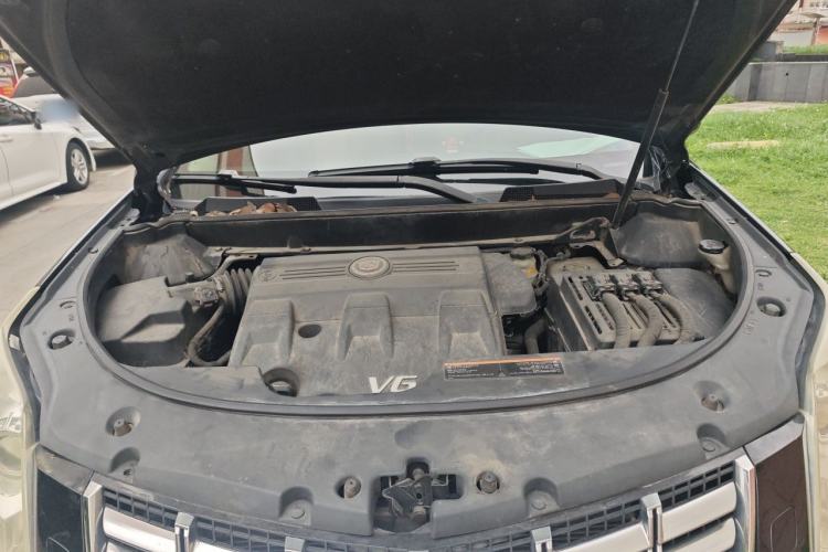 Used Cadillac SRX 2014 3.0L Elite Model Engine Bay