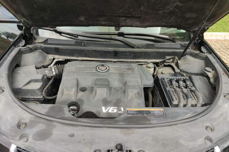 Used Cadillac SRX 2014 3.0L Comfort Model Engine Bay