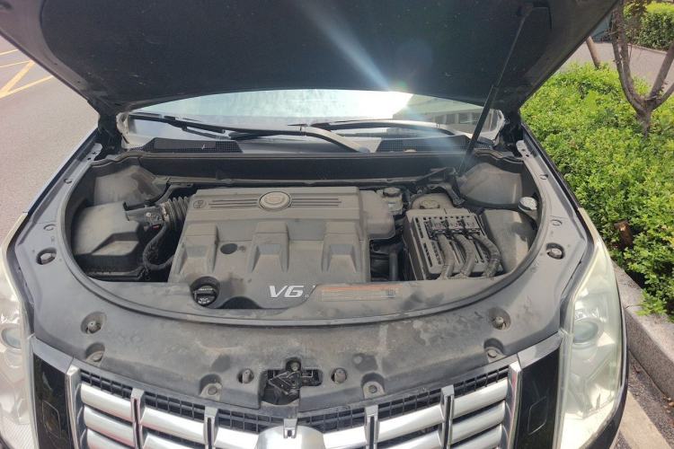 Used Cadillac SRX 2014 3.0L Elite Model Engine Bay