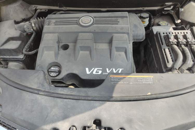 Used Cadillac SRX 2014 3.0L Elite Model Engine Bay