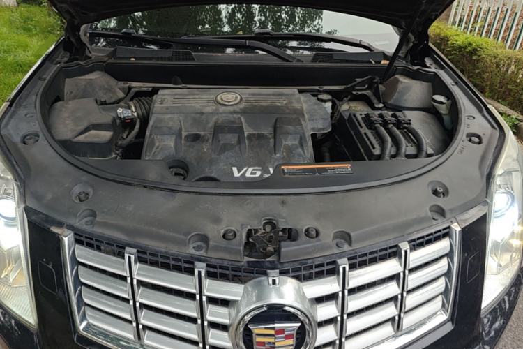 Used Cadillac SRX 2014 3.0L Elite Model Engine Bay