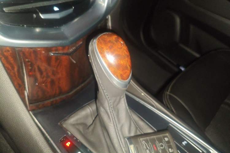 Used Cadillac SRX 2014 3.0L Elite Model Gear Lever