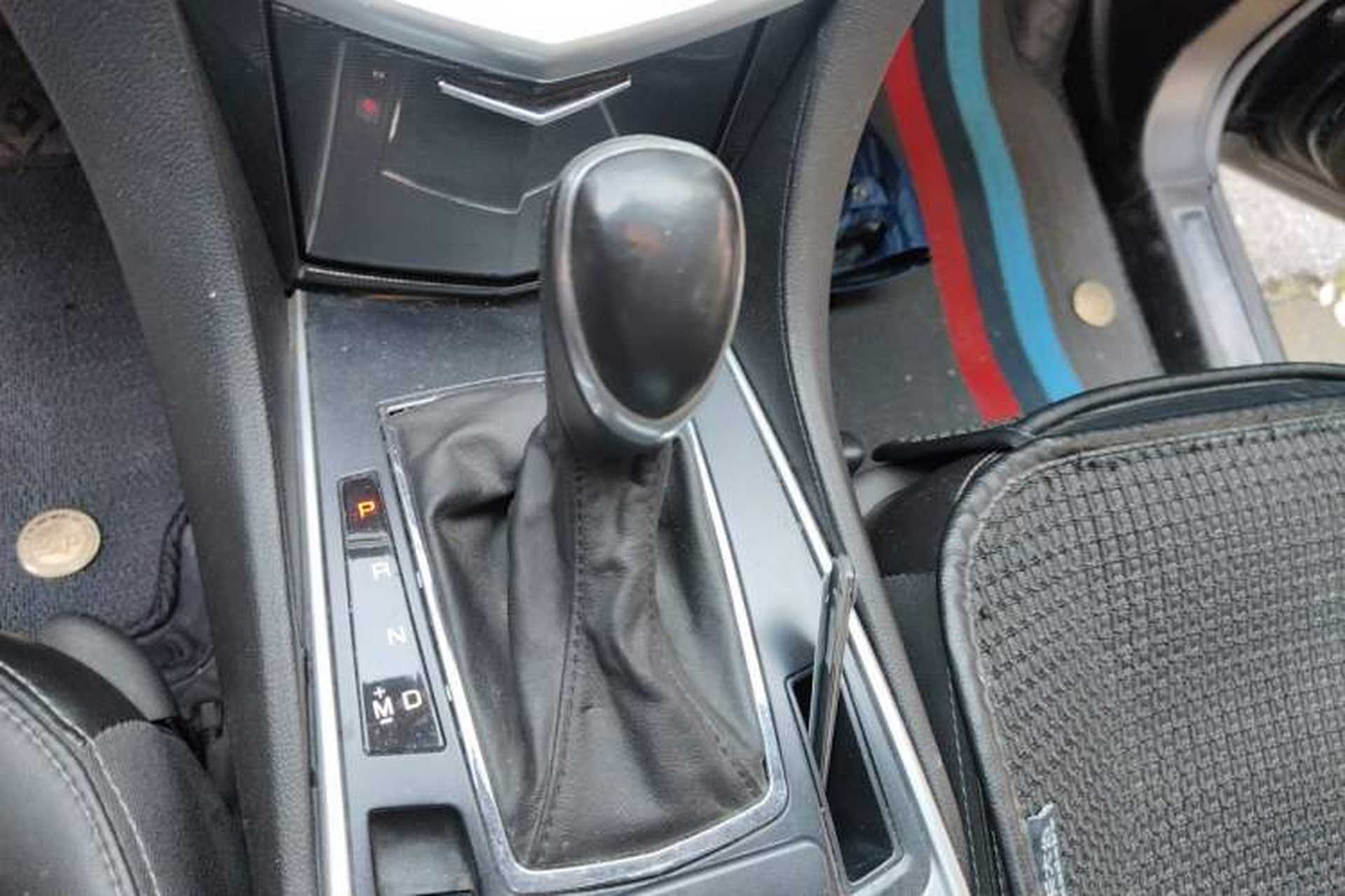 Used Cadillac SRX 2014 3.0L Comfort Model Gear Lever