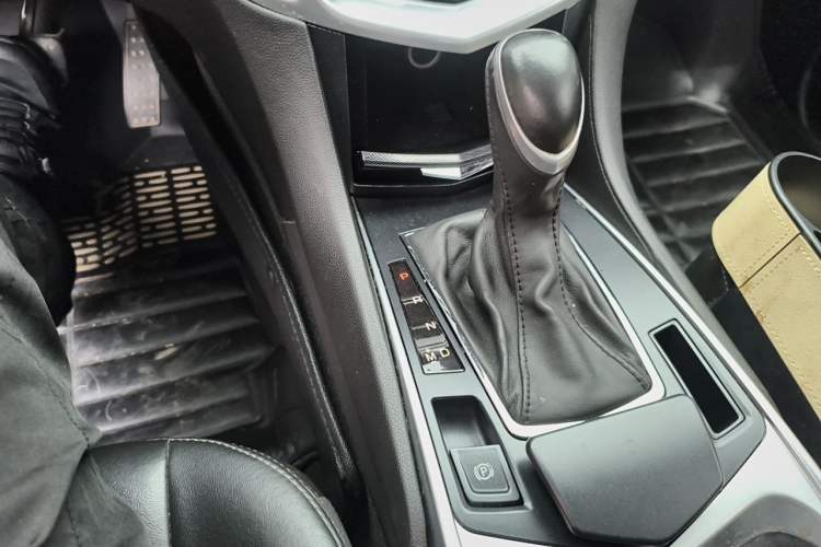 Used Cadillac SRX 2014 3.0L Comfort Model Gear Lever
