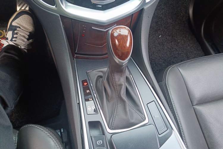 Used Cadillac SRX 2014 3.0L Elite Model Gear Lever