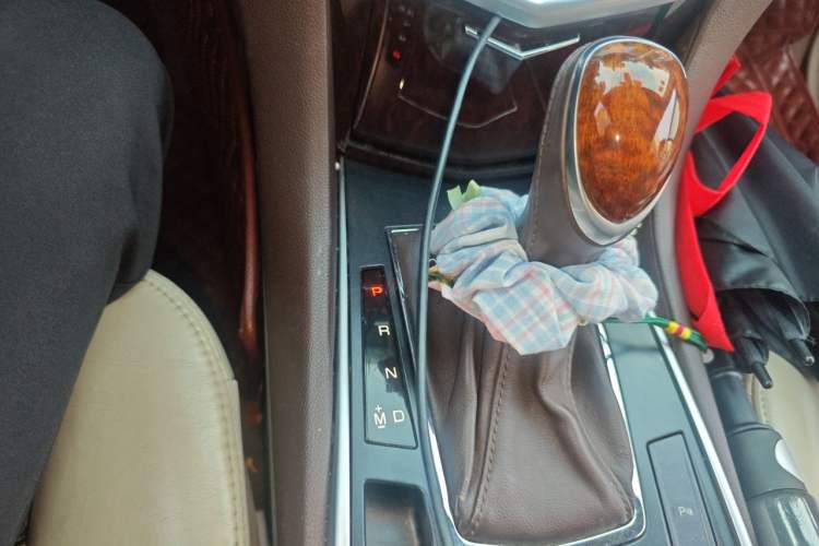 Used Cadillac SRX 2014 3.0L Elite Model Gear Lever