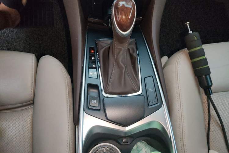 Used Cadillac SRX 2014 3.0L Elite Model Gear Lever