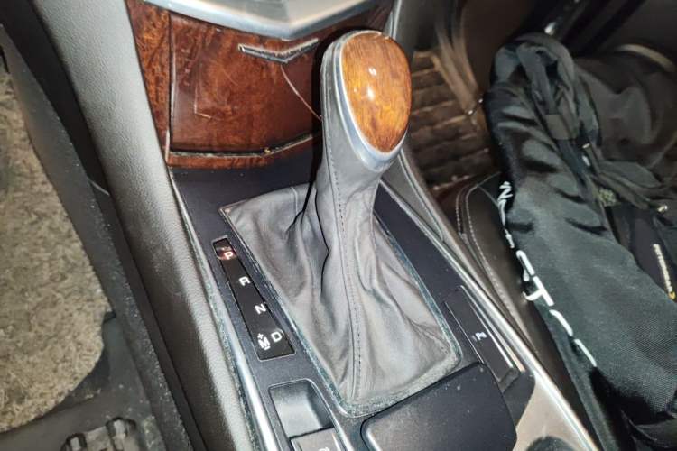 Used Cadillac SRX 2014 3.0L Elite Model Gear Lever