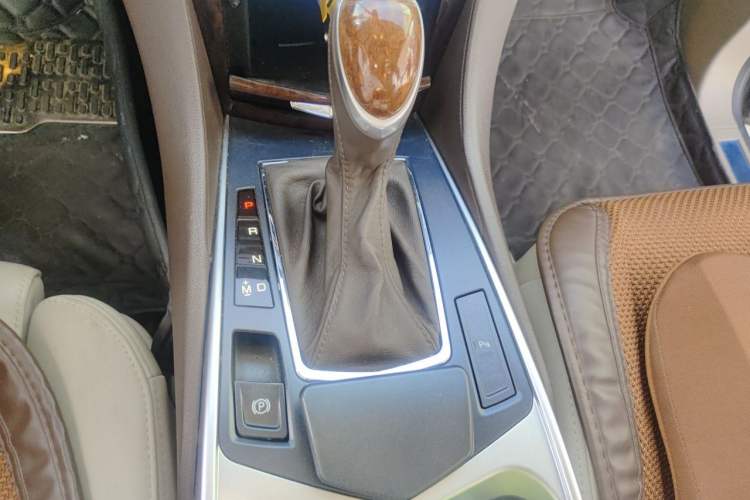 Used Cadillac SRX 2014 3.0L Elite Model Gear Lever