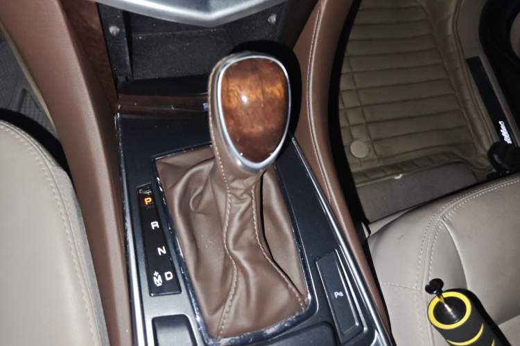 Used Cadillac SRX 2014 3.0L Elite Model Gear Lever
