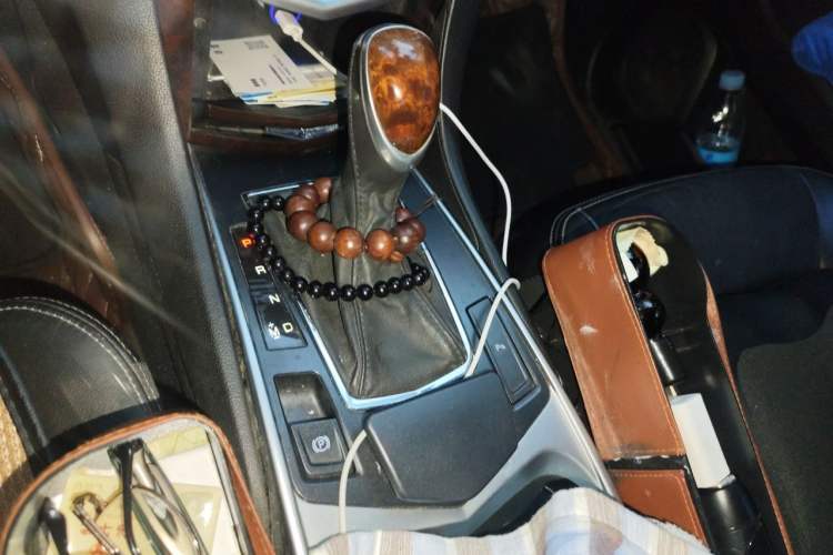 Used Cadillac SRX 2014 3.0L Elite Model Gear Lever