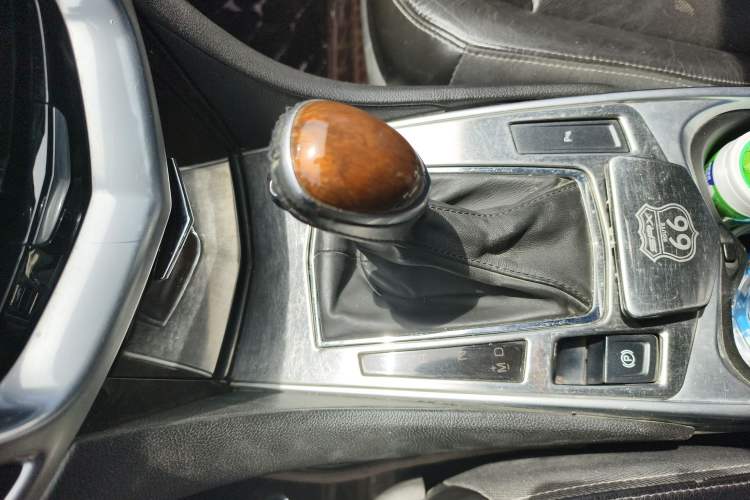Used Cadillac SRX 2014 3.0L Elite Model Gear Lever