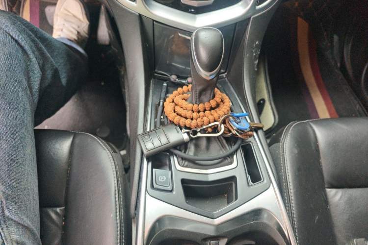 Used Cadillac SRX 2014 3.0L Comfort Model Gear Lever