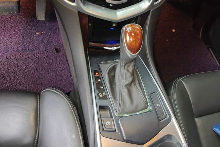 Used Cadillac SRX 2014 3.0L Elite Model Gear Lever