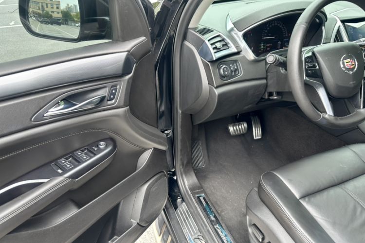 Used Cadillac SRX 2014 3.0L Comfort Model Interior 10