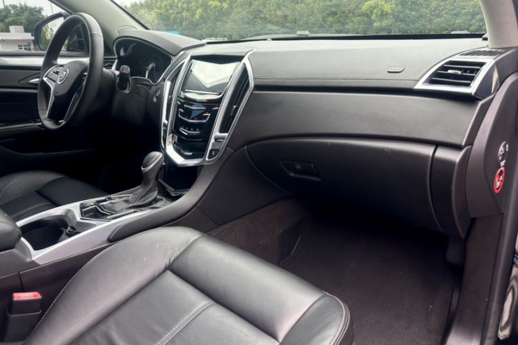 Used Cadillac SRX 2014 3.0L Comfort Model Interior 8