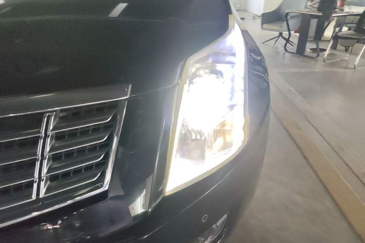 Used Cadillac SRX 2014 3.0L Elite Model Left Front Headlight