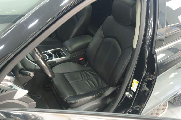Used Cadillac SRX 2014 3.0L Comfort Model Left Front Seat