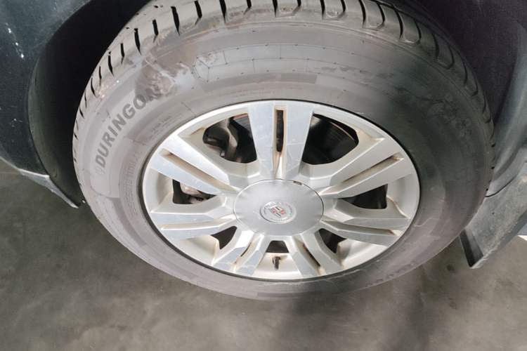 Used Cadillac SRX 2014 3.0L Elite Model Left Front Wheel Hub