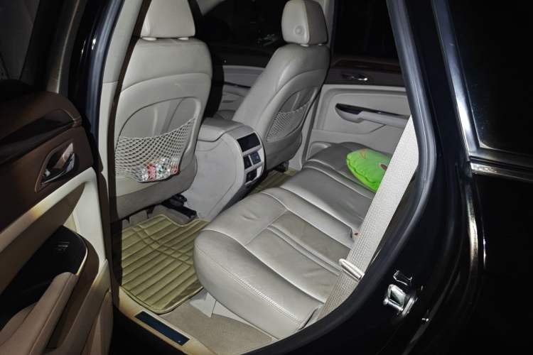 Used Cadillac SRX 2014 3.0L Elite Model Left Rear Seat