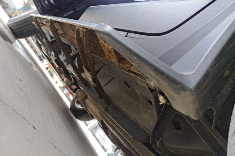 Used Cadillac SRX 2014 3.0L Elite Model Left Side Sill