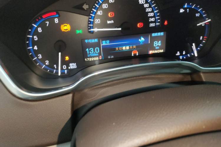 Used Cadillac SRX 2014 3.0L Elite Model Odometer Close Up
