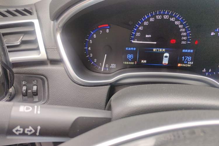 Used Cadillac SRX 2014 3.0L Elite Model Odometer Close Up