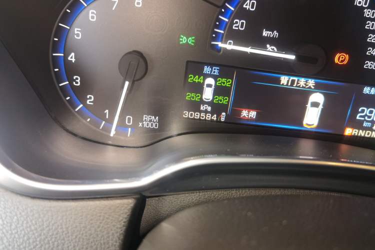 Used Cadillac SRX 2014 3.0L Luxury Model Odometer Close Up