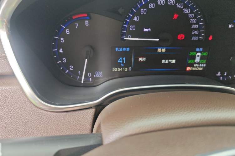 Used Cadillac SRX 2014 3.0L Elite Model Odometer Close Up