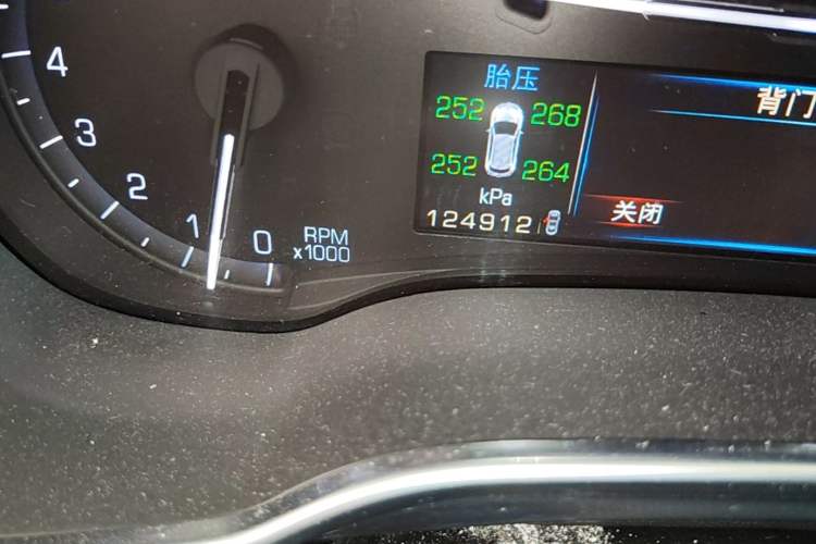 Used Cadillac SRX 2014 3.0L Comfort Model Odometer Close Up