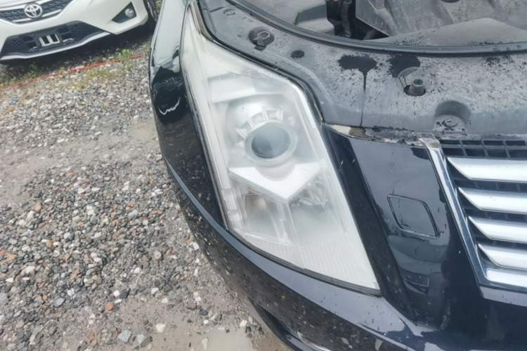 Used Cadillac SRX 2014 3.0L Elite Model Right Front Headlight