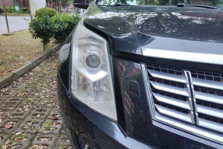 Used Cadillac SRX 2014 3.0L Comfort Model Right Front Headlight