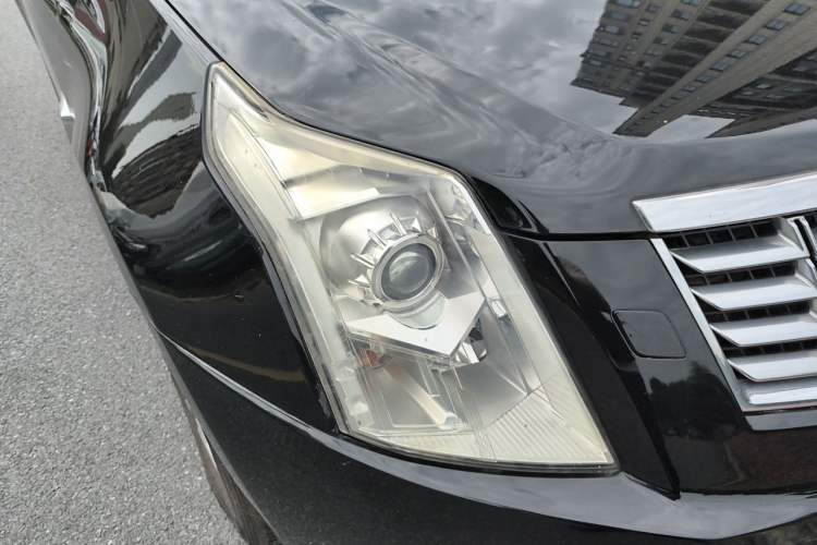 Used Cadillac SRX 2014 3.0L Comfort Model Right Front Headlight