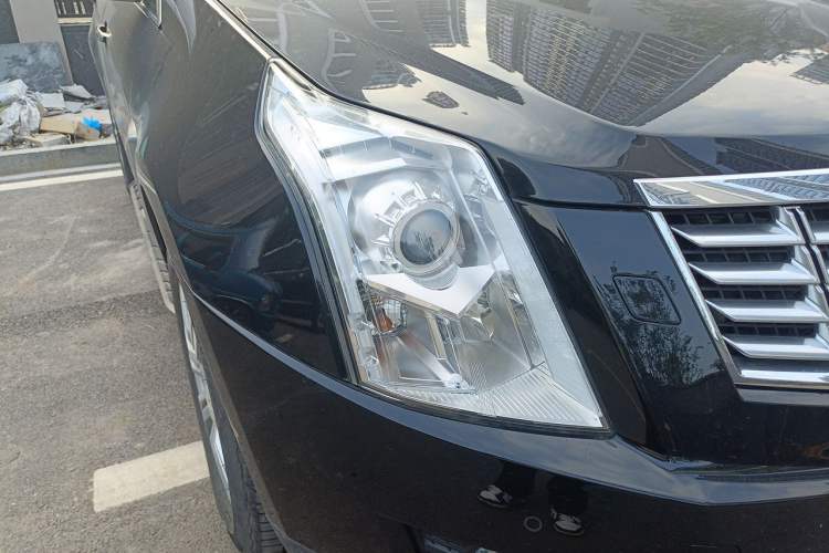 Used Cadillac SRX 2014 3.0L Elite Model Right Front Headlight