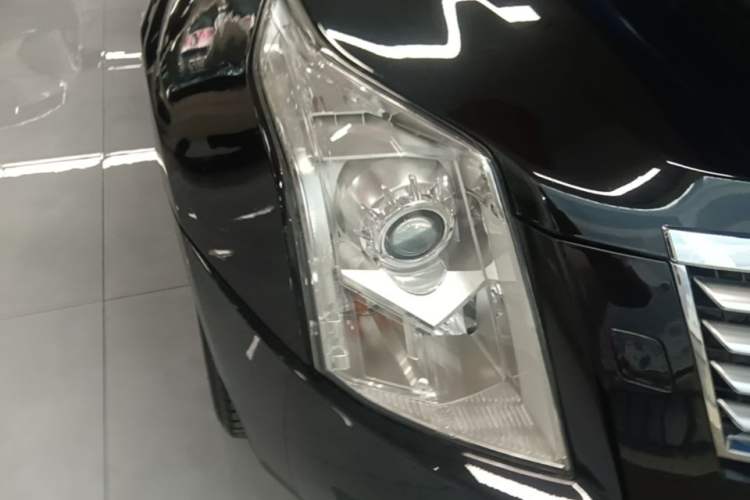 Used Cadillac SRX 2014 3.0L Comfort Model Right Front Headlight