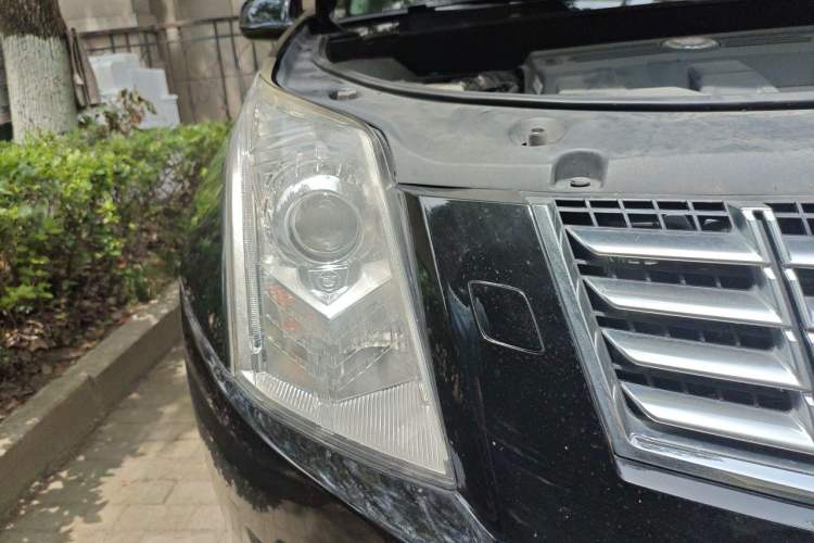 Used Cadillac SRX 2014 3.0L Leading Model Right Front Headlight