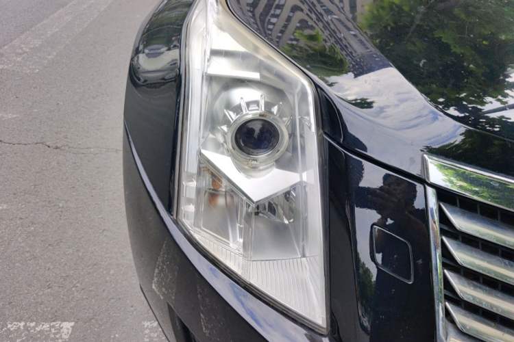 Used Cadillac SRX 2014 3.0L Elite Model Right Front Headlight