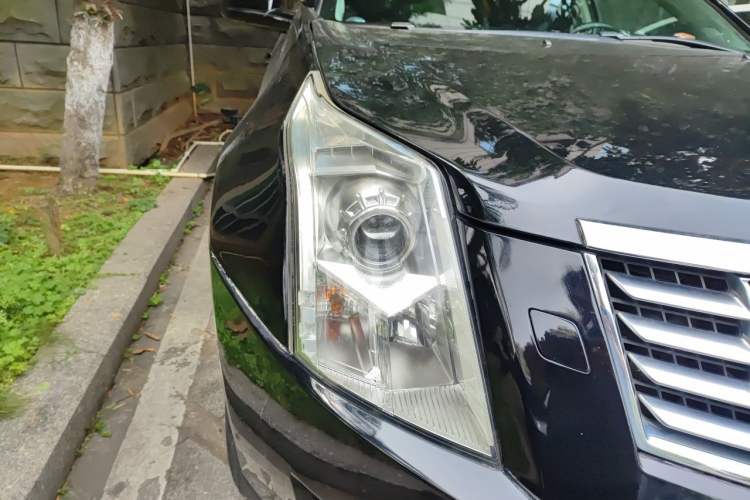 Used Cadillac SRX 2014 3.0L Comfort Model Right Front Headlight