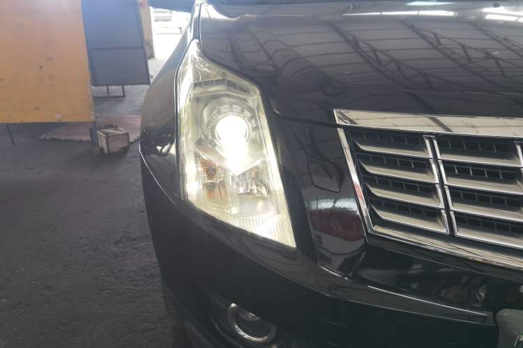 Used Cadillac SRX 2014 3.0L Luxury Model Right Front Headlight