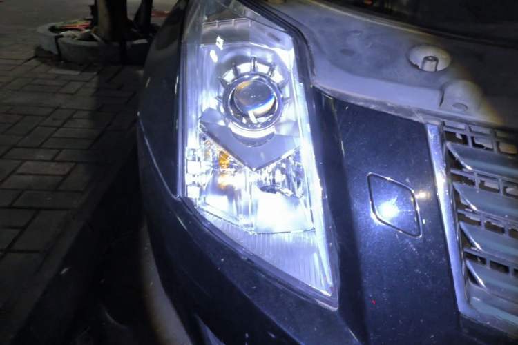 Used Cadillac SRX 2014 3.0L Comfort Model Right Front Headlight