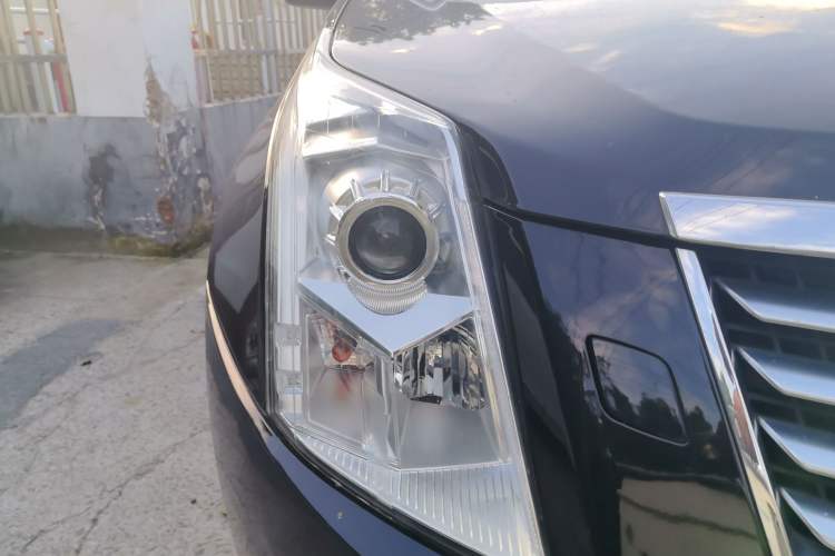 Used Cadillac SRX 2014 3.0L Leading Model Right Front Headlight