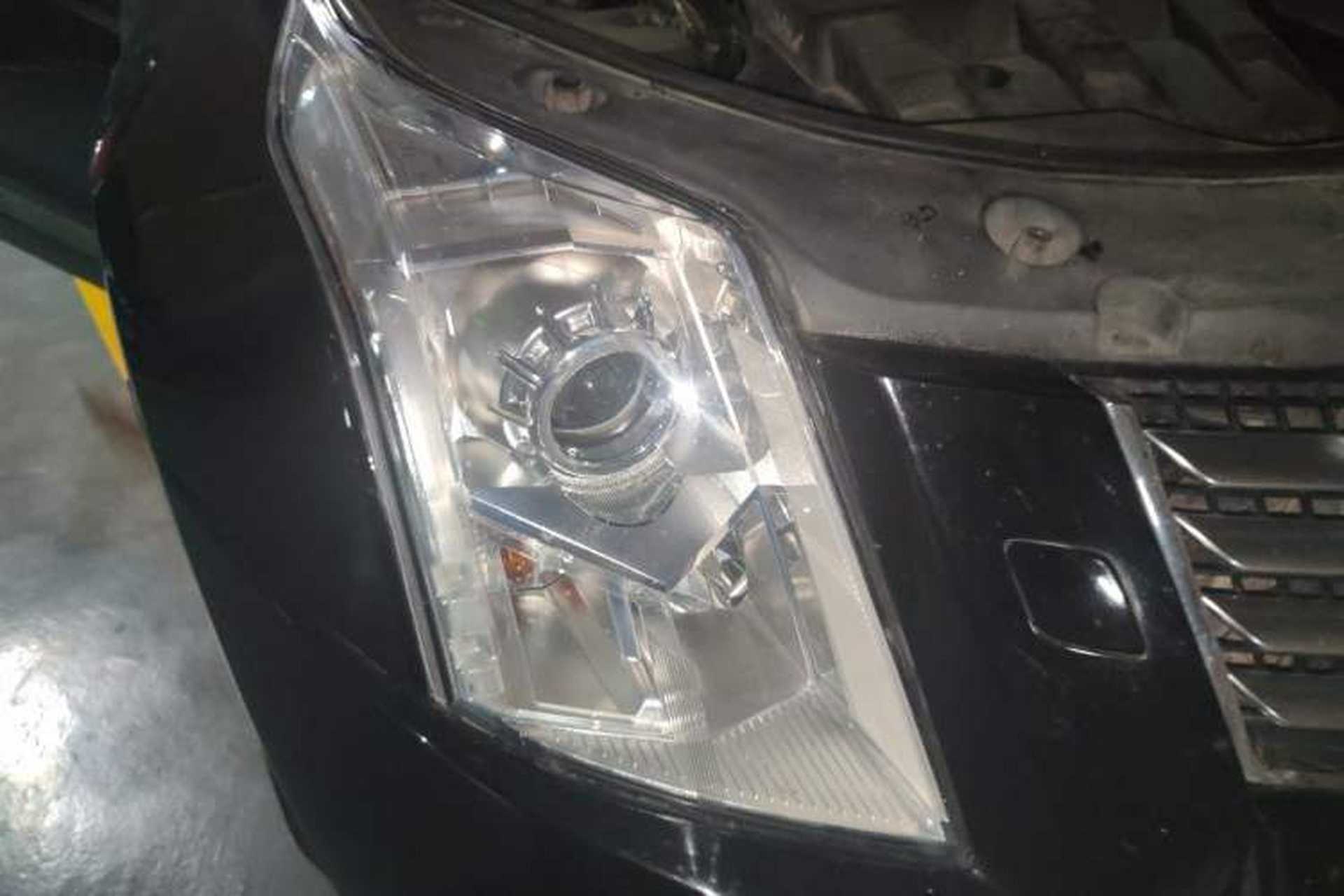 Used Cadillac SRX 2014 3.0L Comfort Model Right Front Headlight