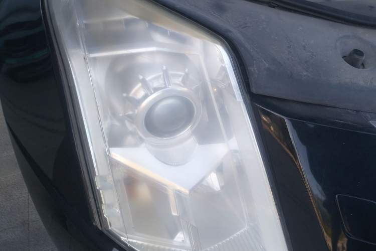 Used Cadillac SRX 2014 3.0L Comfort Model Right Front Headlight