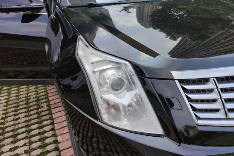 Used Cadillac SRX 2014 3.0L Comfort Model Right Front Headlight