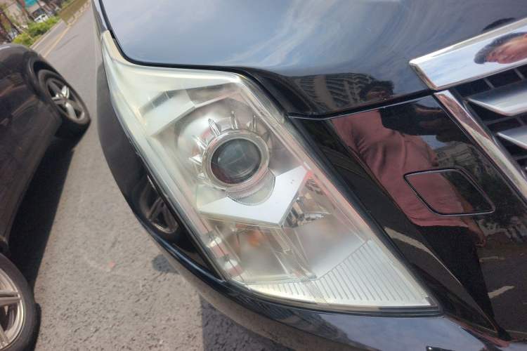Used Cadillac SRX 2014 3.0L Elite Model Right Front Headlight