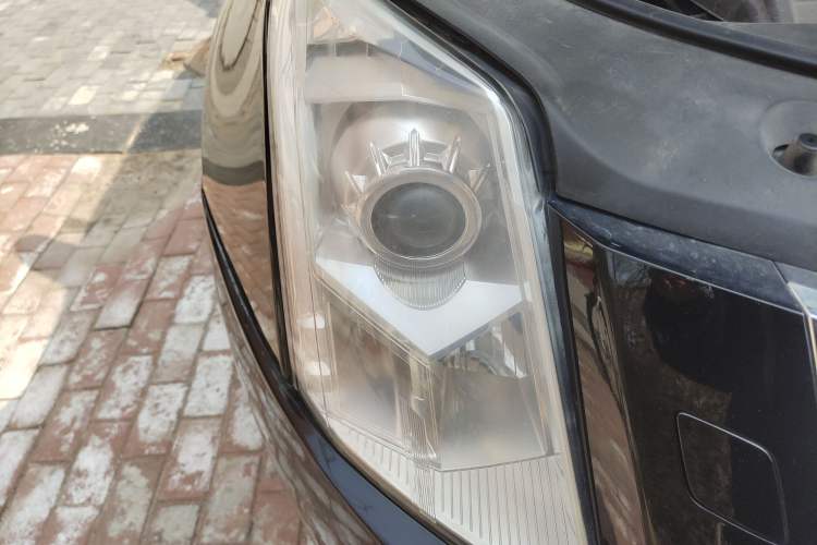 Used Cadillac SRX 2014 3.0L Elite Model Right Front Headlight