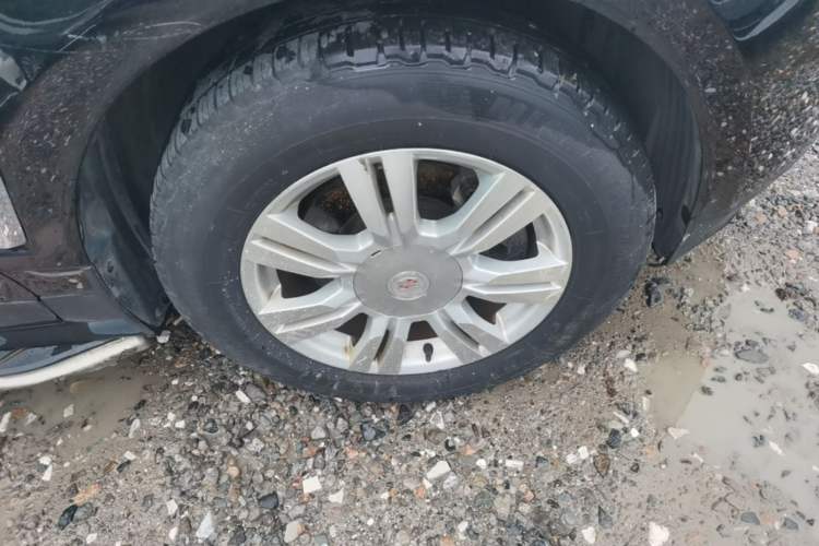 Used Cadillac SRX 2014 3.0L Elite Model Right Front Wheel Hub