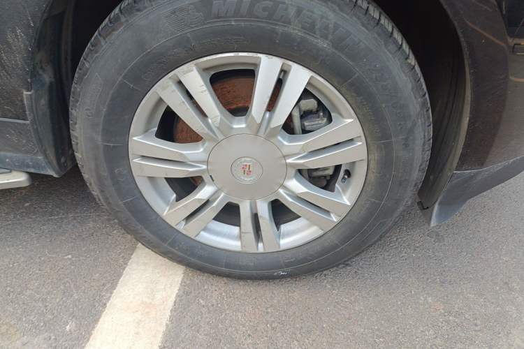 Used Cadillac SRX 2014 3.0L Elite Model Right Front Wheel Hub